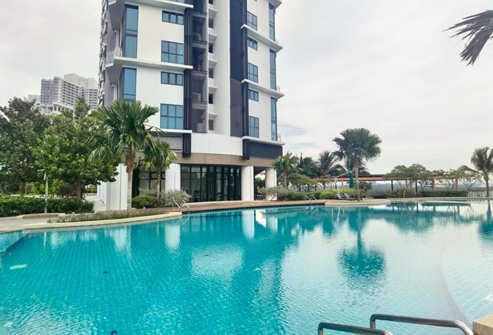 C1113 Almas Suites Galaxy Space Netflix By Stay Nusajaya  Exteriör bild